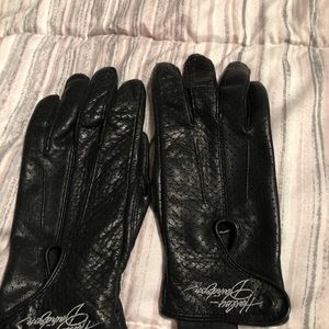 Women’s size small leather gloves